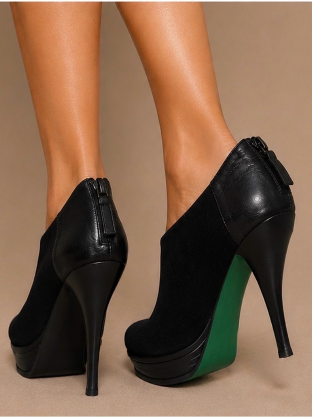 Lisa for Donald J Pliner Black Suede & Leather Platform Booties – Size 8M – MINT